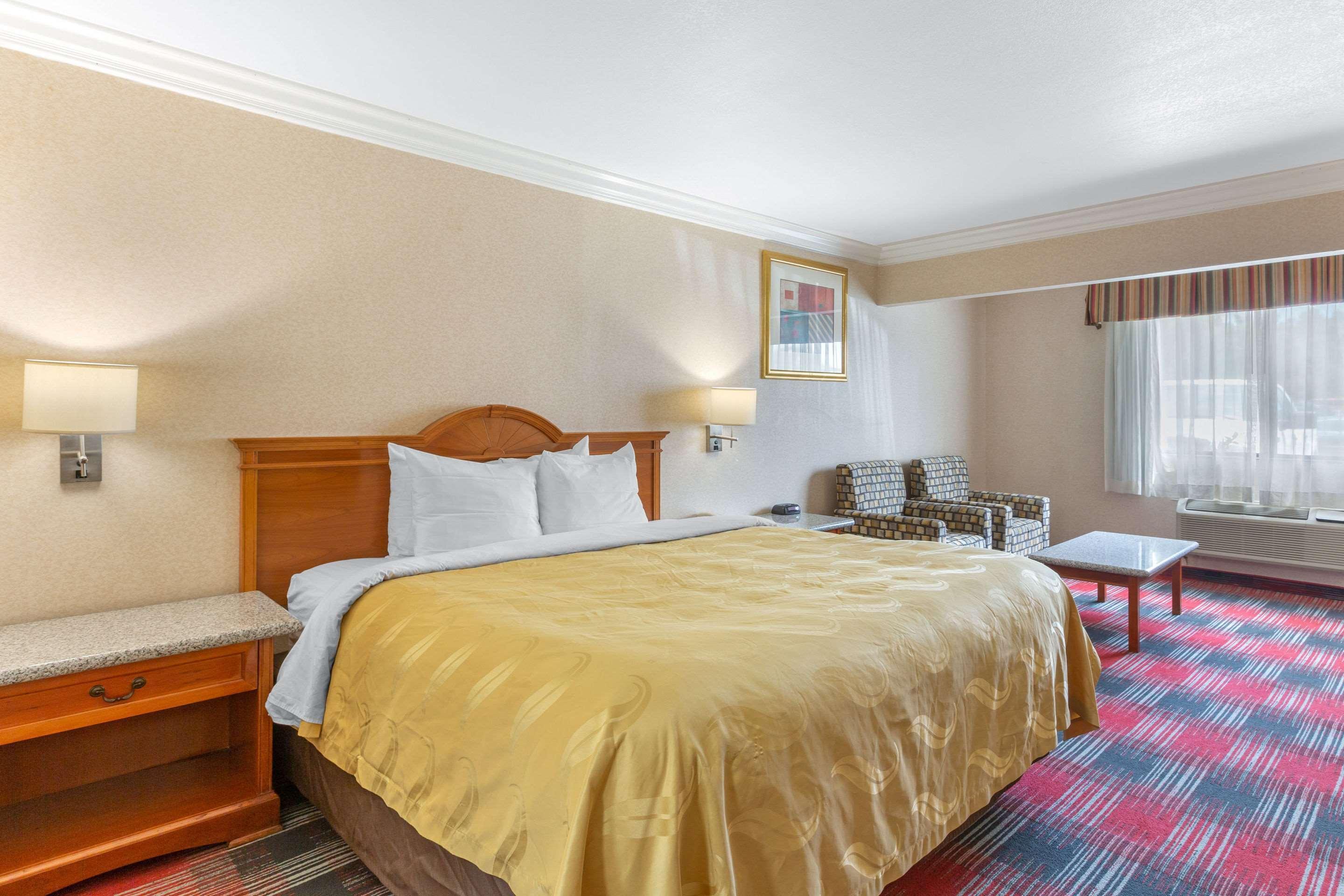 Quality Inn & Suites Oceanside Near Camp Pendleton エクステリア 写真