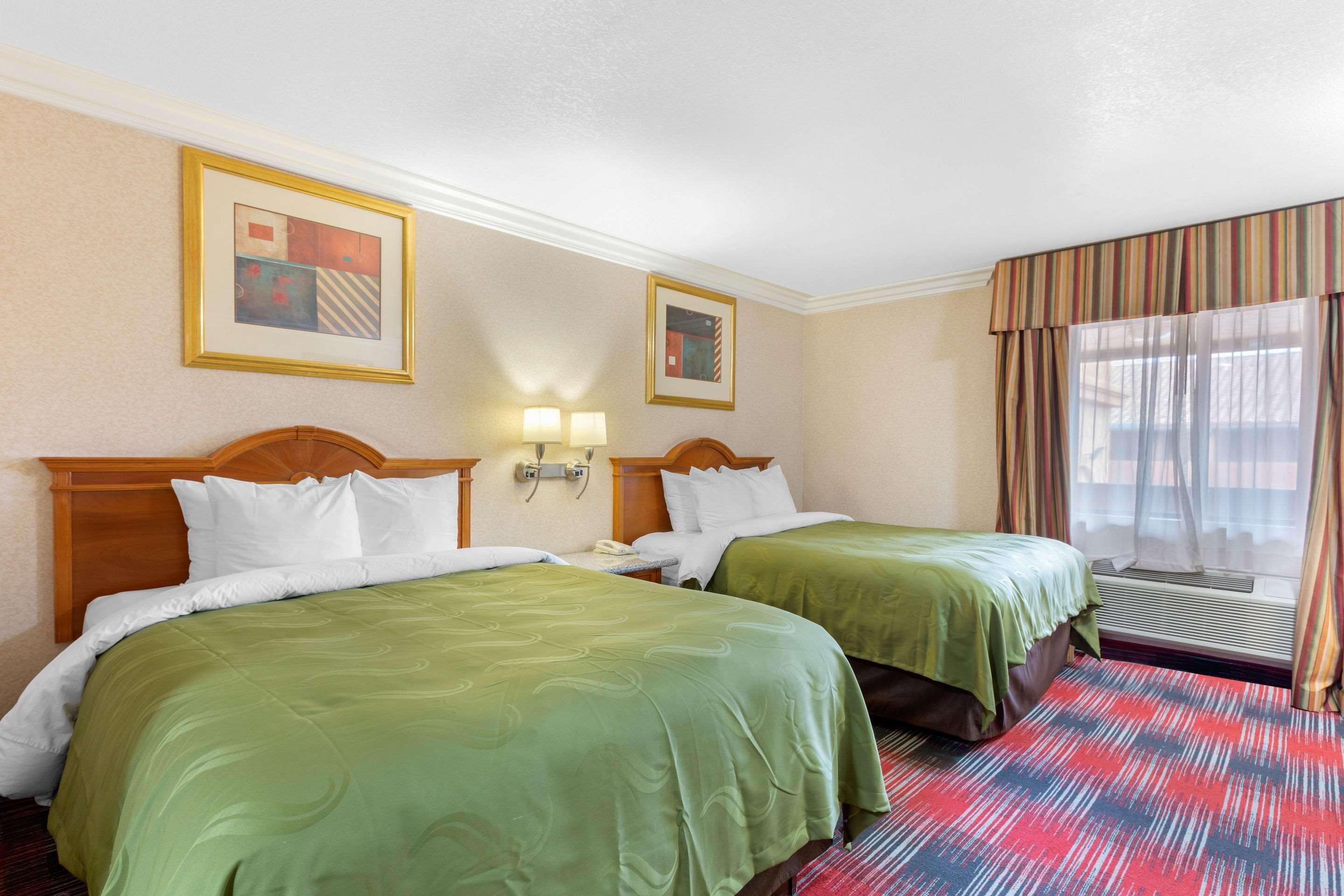 Quality Inn & Suites Oceanside Near Camp Pendleton エクステリア 写真