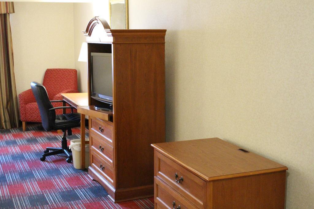 Quality Inn & Suites Oceanside Near Camp Pendleton エクステリア 写真