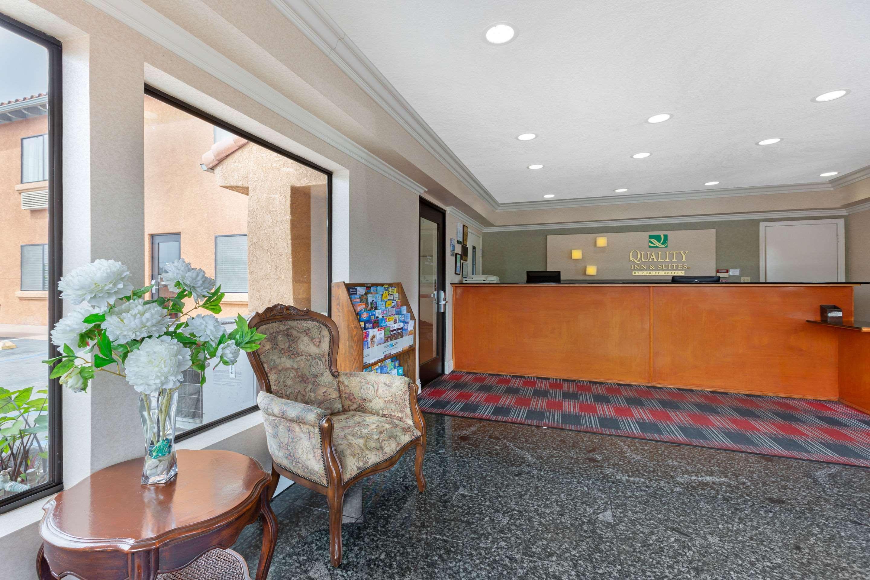 Quality Inn & Suites Oceanside Near Camp Pendleton エクステリア 写真