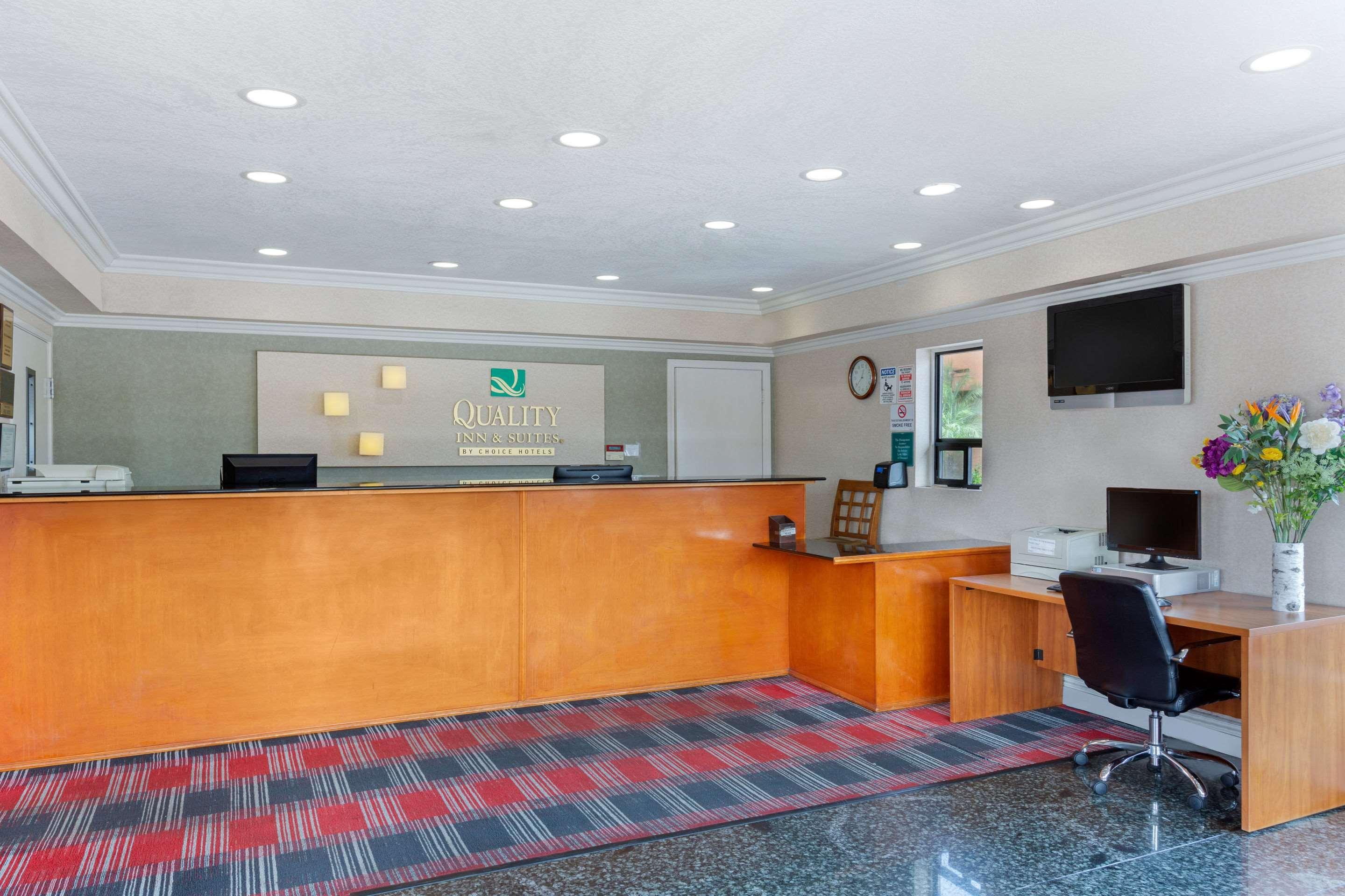 Quality Inn & Suites Oceanside Near Camp Pendleton エクステリア 写真