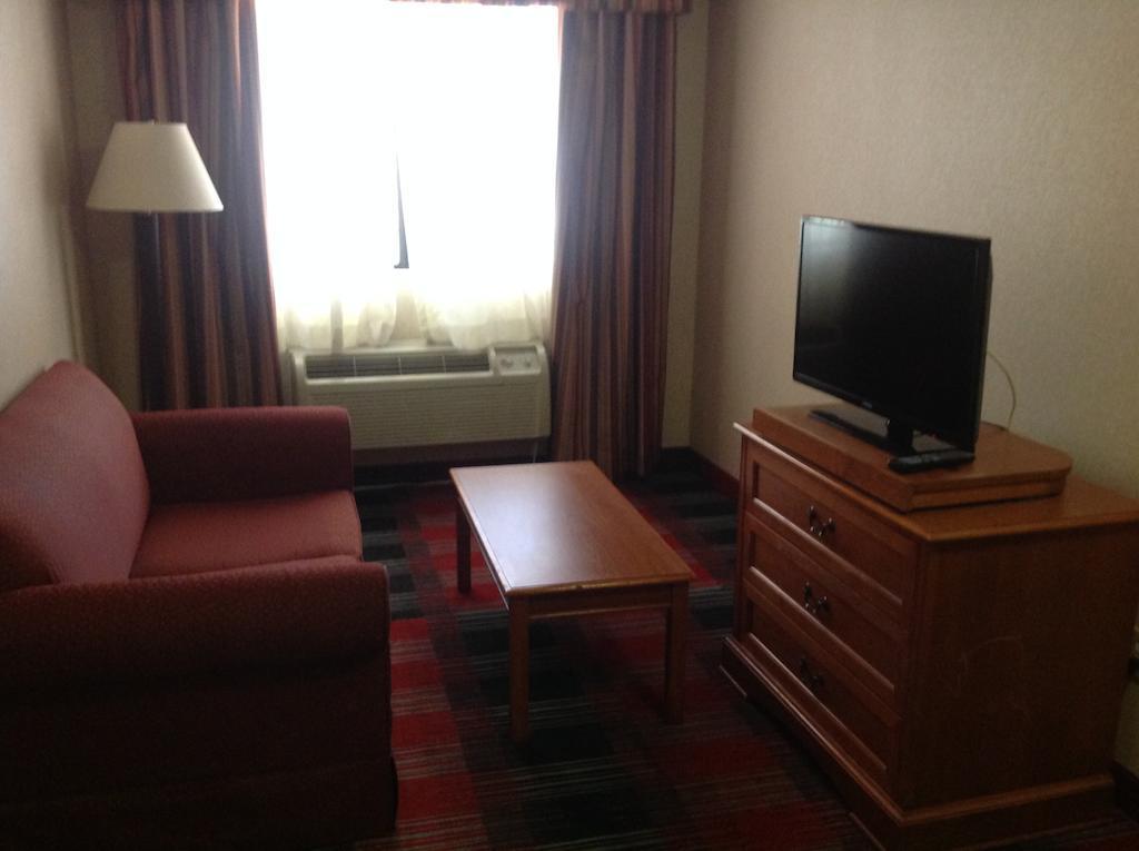 Quality Inn & Suites Oceanside Near Camp Pendleton エクステリア 写真