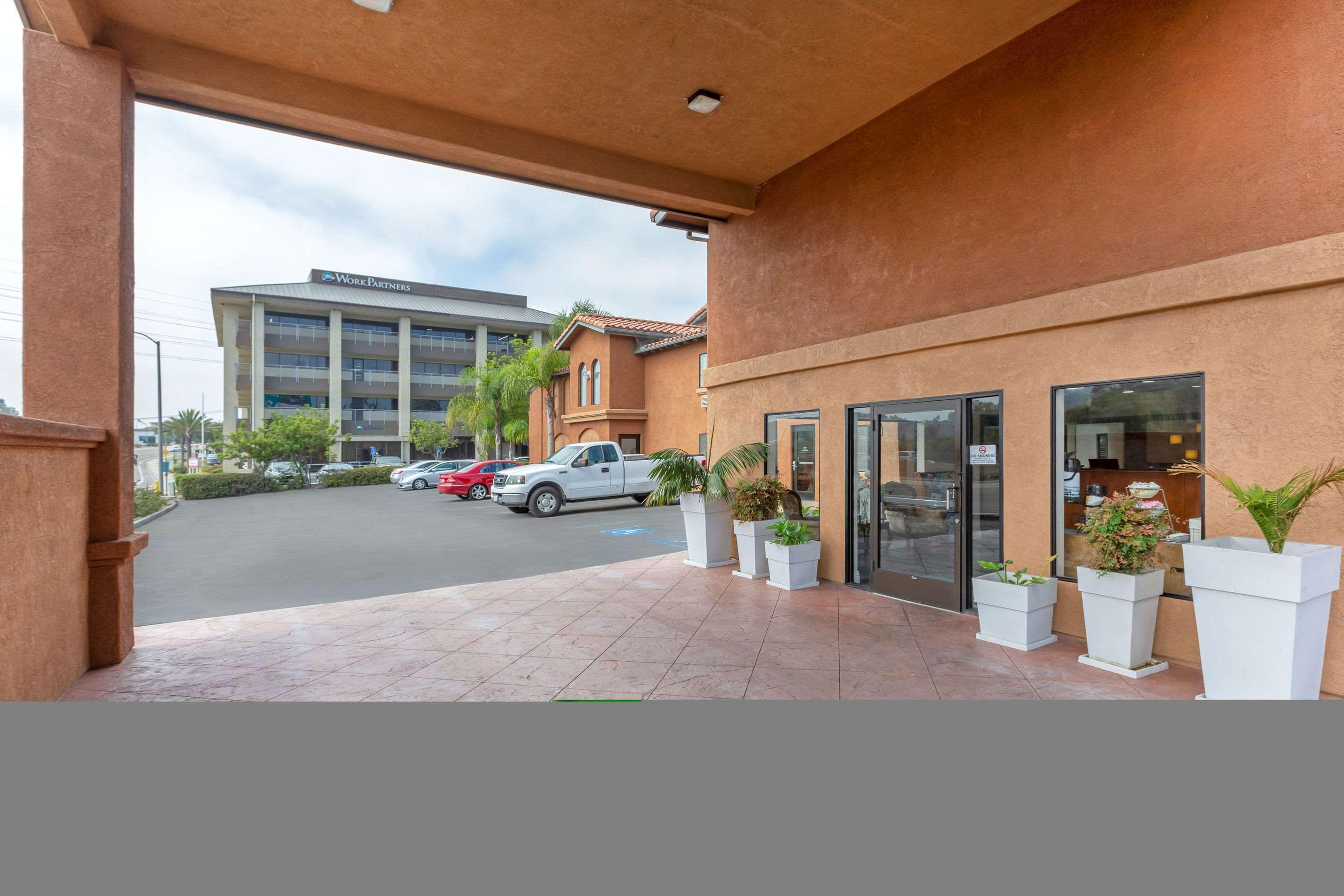 Quality Inn & Suites Oceanside Near Camp Pendleton エクステリア 写真