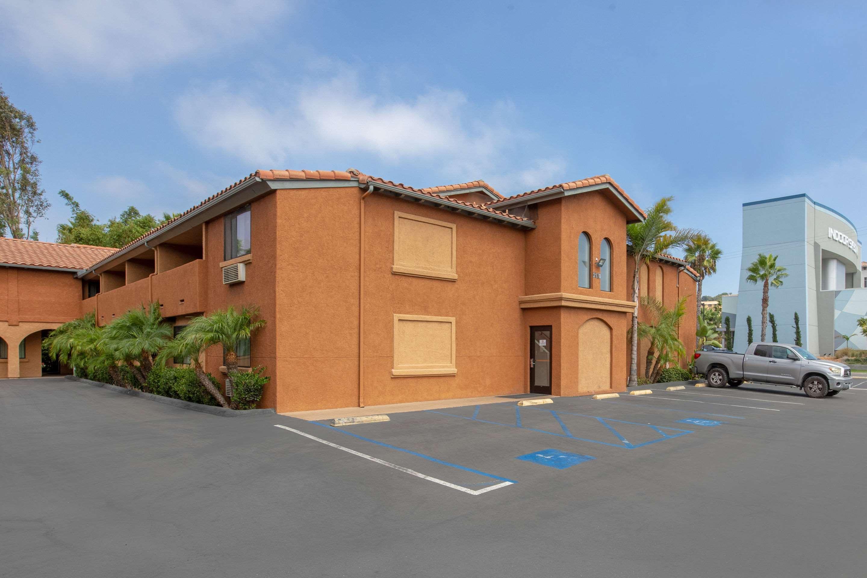 Quality Inn & Suites Oceanside Near Camp Pendleton エクステリア 写真