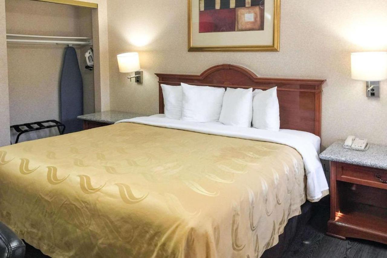 Quality Inn & Suites Oceanside Near Camp Pendleton エクステリア 写真